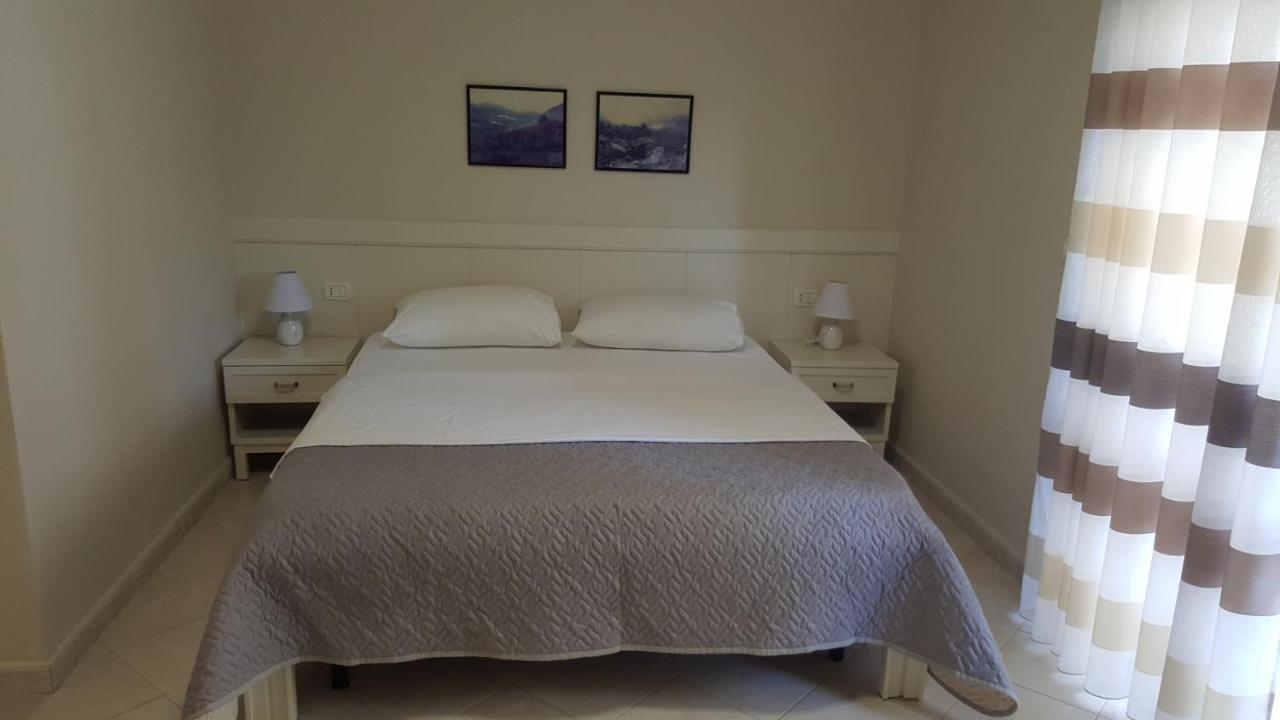 Joel Hotel