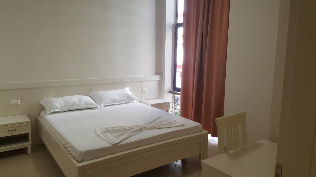 Joel 3* Durres